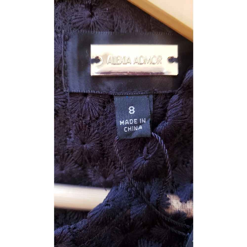 NWT Alexia Admor Crochet Lace Bell Sleeve D - Picture 3 of 7